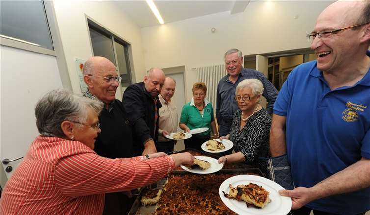 Die Teilnehmer ließen sich den Döppekooche schmecken.Fix