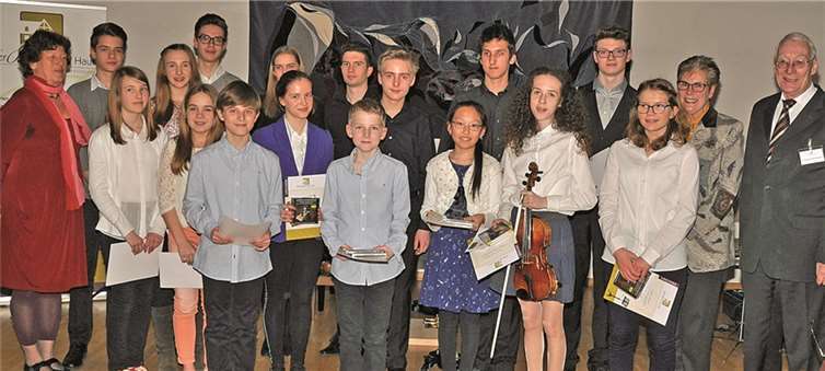 Die Teilnehmer sowie die Vorstandsmitglieder der Förderer Mutter-Beethoven-Haus e.V. privat