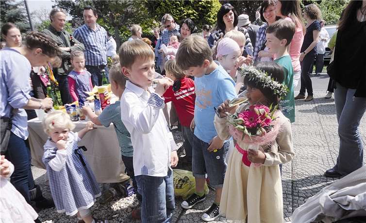 „Maikönigin, komm tanz mit mir, beide Hände reich ich dir“