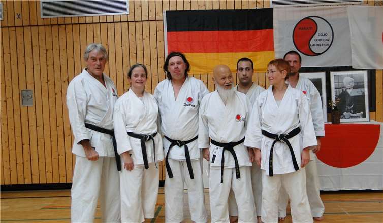 Die Teilnehmer trainierten in Koblenz mit Hideo Ochi (4. v. l.).  Privat