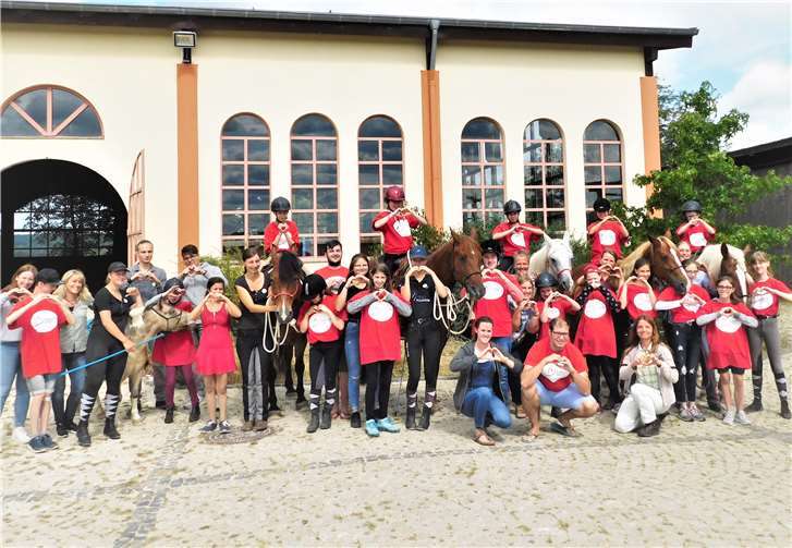 Die Teilnehmer und das Betreuerteam hatten miteinanderund mit den Pferden eine wunderbare Zeit. Foto: WR