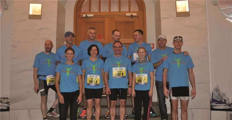 Die Teilnehmer vom Lauftreff SV Weitersburg beim diesjährigen Frankfurt Marathon konnten sowohl beim Marathon als auch beim Staffellauf mit guten Zeiten glänzen.privat