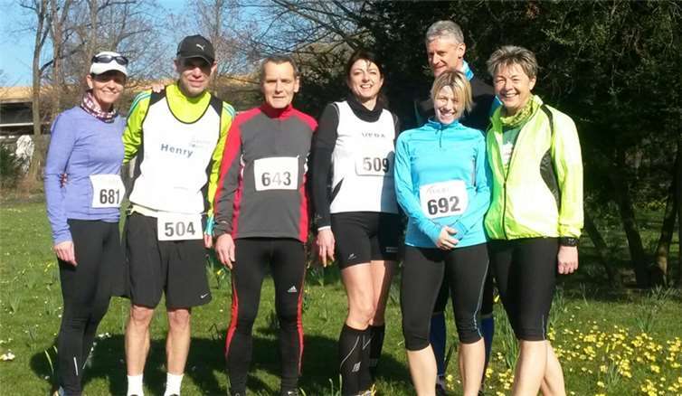 Die Teilnehmer von Mirkos-Running-Team beim Saisonstart in Horchheim.privat