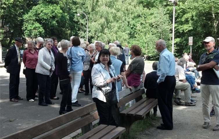 Die Teilnehmer vor der russischen Kirche auf dem Neroberg.Foto: privat