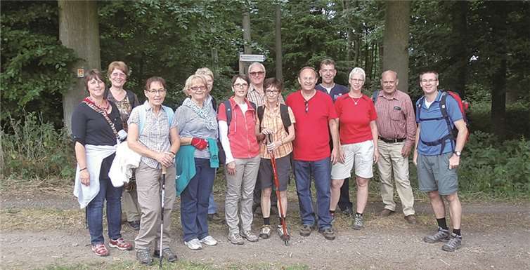 Die Teilnehmer wanderten den „Schwalberstieg“ entlang. privat