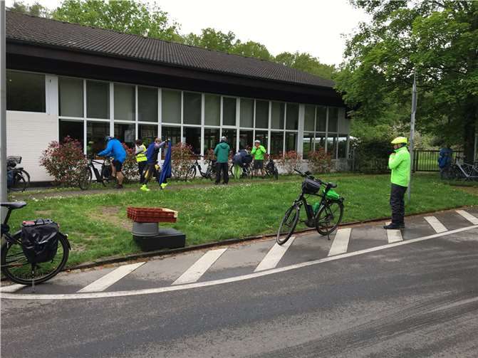 Die Teilnehmer waren bis auf die Haut durchnässt.  Foto: privat