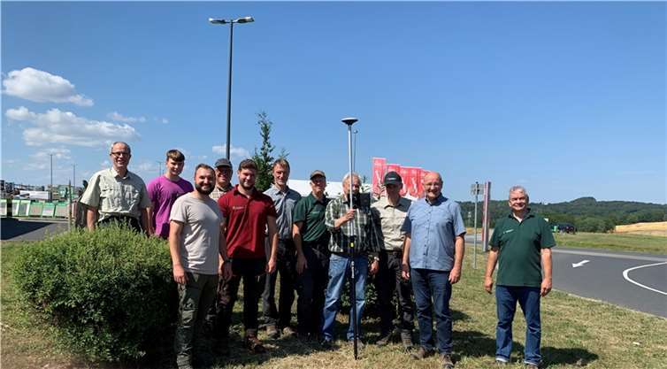 Die Teilnehmer waren von dem GPS-Gerät angetan.  Foto: Karl-Heinz Gombert