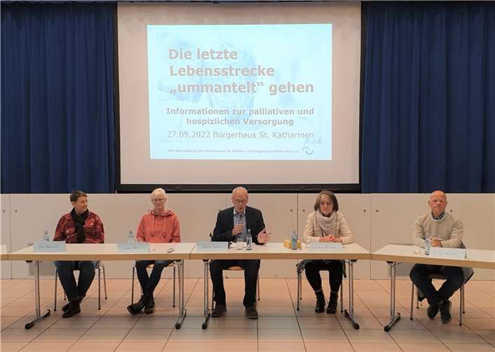 Die TeilnehmerInnen der Informationsveranstaltung: v.li. Uta Hauschild, Isabel Atzl, Moderator und stellv. Vorsitzender des Fördervereins Stefan Wester, Christiane Freymann und Dr. Ingo Hannes. Foto: Förderverein