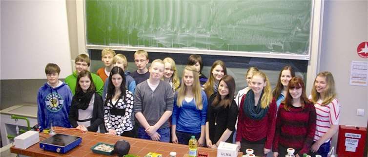 Die Teilnehmer/Innen des Chemie-Wettbewerbes. privat