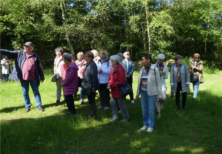 Die Teilnehmerinnen bekamen viele interessante Informationen zu hören während ihres Tagesausfluges. Foto: privat
