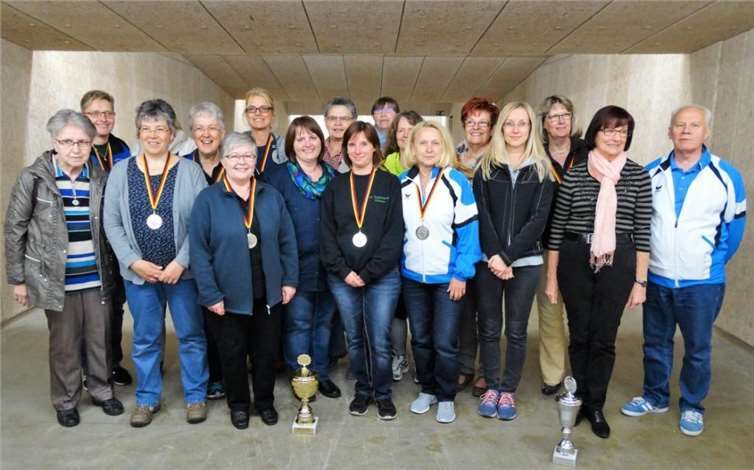 Die Teilnehmerinnen des Kreisvergleichsschießens in Diez-Freiendiez. Nadine Groh