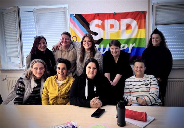 Die Teilnehmer:innen mit Stephanie Brustkern und Toni Velten als Veranstalter:innen. Foto: privat