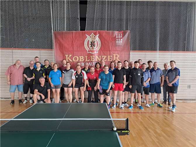 Die Teilnehmerinnen und Teilnehmer am zweiten Turniertag. Quelle: TuS Rot-Weiß Koblenz