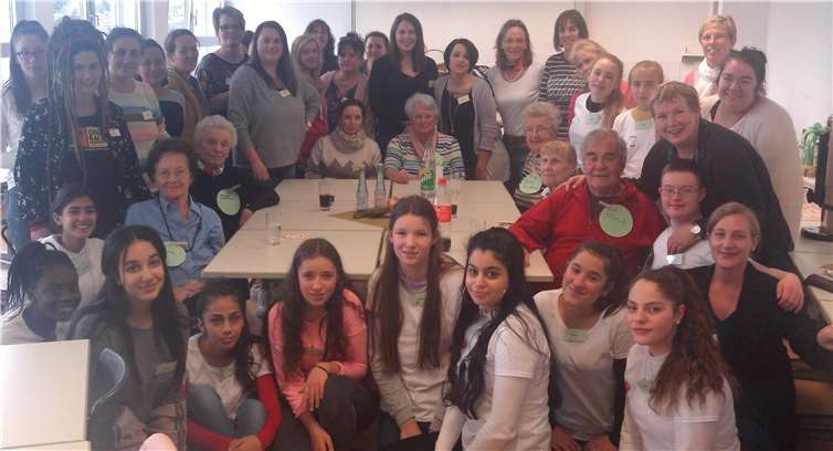 Die Teilnehmerinnen und Teilnehmer auf einen Blick. Fotos: Julius-Wegeler-Schule