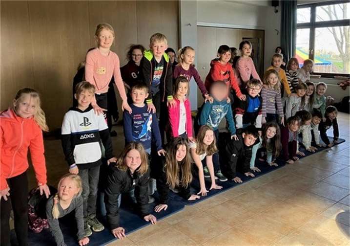 Die Teilnehmerinnen und Teilnehmer der Zirkuswoche 2023.  Fotos: Markus Blum