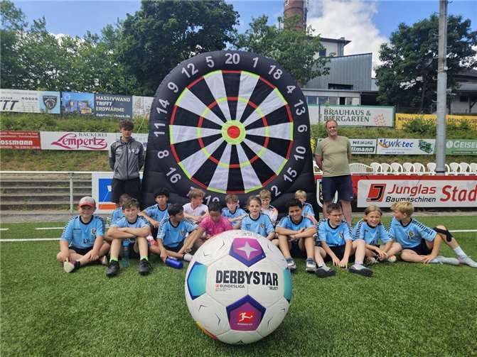 Die Teilnehmerinnen und Teilnehmer des Fußballcamps in Mendig. Fotos: privat