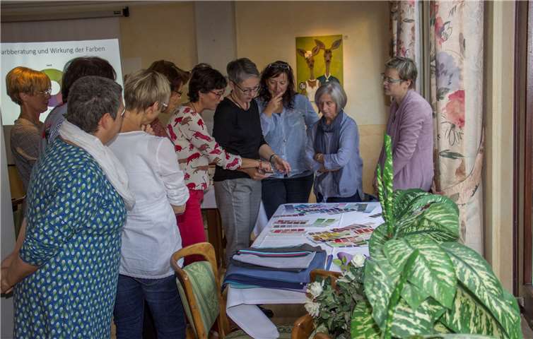 Die Teilnehmerinnen zeigten großes Interesse an der Stilberatung.Privat