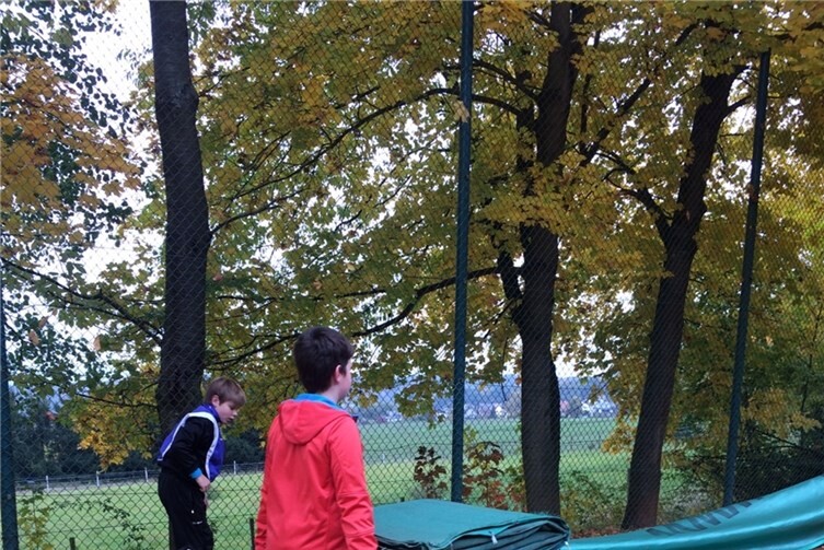 Die Tennisanlage muss wie jedes Jahr für den Spielbetrieb hergerichtet werden.privat