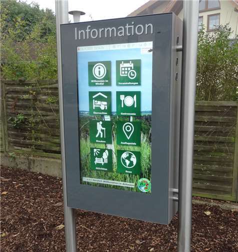 Die Terminals sind mit HD-Tageslichtbildschirmen ausgestattet.