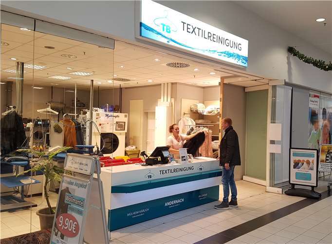 Die Textilreinigung bietet auch 24 Stunden Liefer und Abholservice an. wamfo.de