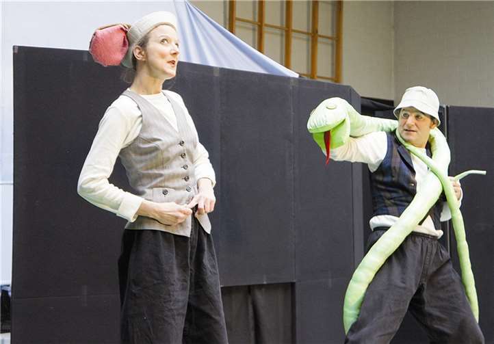 Die Theateraufführung der Theatergruppe „prohybs & konsorten" war der absolute Hit zum Abschluss der Projektwochen in der St. Kastor Grundschule. privat