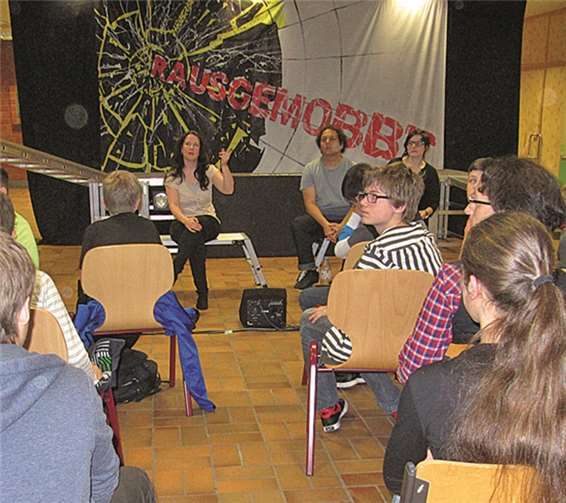 Die Theatergruppe „Comic on!“ präsentierte Bühnenstücke zum Thema Cybermobbing. privat