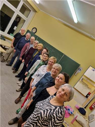 Die Theatergruppe „Kleine Bühne“hat sich verstärkt: v.li. Rudolf Kirwald, Paolo Wendeler, Walther Heling, Bettina Kurscheid, Martina Bouhs, Cecylia Darda, Elfi Rüd, Hannelore Busch, Jutta Flink, Gabi Bodammer und Olga Steinke. Foto: privat