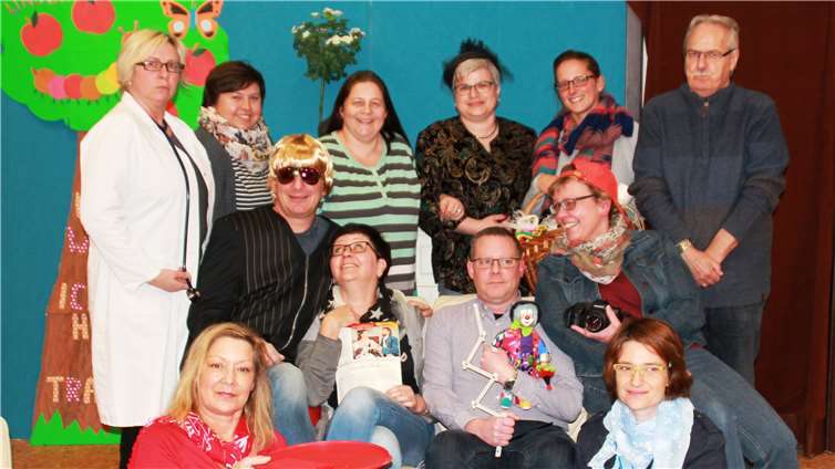 Die Theatergruppe Urbach probt seit September für die Aufführungen von „Neurosige Zeiten“ von Winnie Abel, das ab März 2018 zur Aufführung kommt. Foto: privat