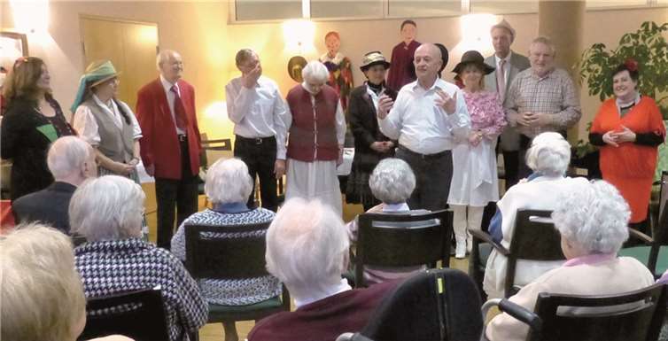 Die Theatergruppe beim Auftritt in der Ahrtal-Residenz.  Werner Meier