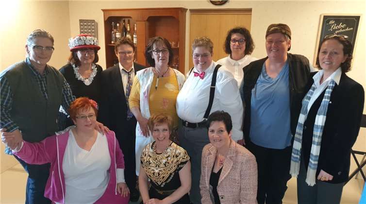 Die Theatergruppe der kfd Niederbreitbach begeisterte bei „Kaviar trifft Currywurst“. Foto: privat