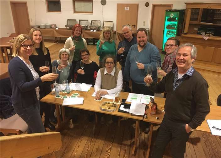 Die Theatergruppe in der Verbandsgemeinde Rengsdorf freut sich schon auf die Premiere.Foto: privat