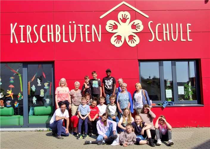 Die Themen Sterben, Tod und Trauer wurden den Schüler*innen der 4a der Kirschblütenschule in Mülheim-Kärlich altersgerecht und kreativ bei der fünftägigen Projektwoche „Hospiz macht Schule“ von den Ehrenamtlichen des Koblenzer Hospizvereins e.V. vermittelt. Foto: Marcus Kneip, Koblenzer Hospizverein e.V.