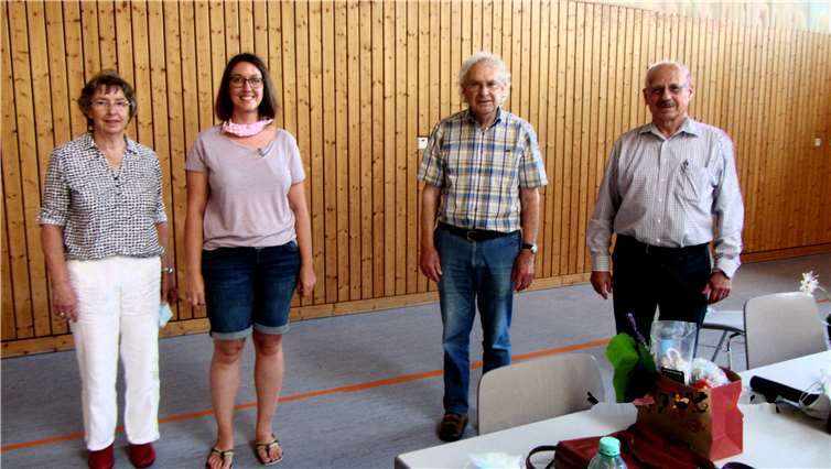 Die Therapeutinnen Angelika Stratmann, Simone Schegner, Vorsitzender Joachim Keden und Dr. Gerhard Aymanns (v.l.). Foto: privat