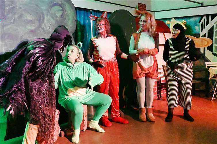 Die Tiere proben viel mit viel List und Hartnäckigkeit den schlauen Widerstand.  Fotos: RASCH