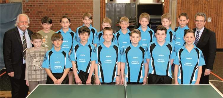 Die Tischtennis-Jugend können nun in neuen Trikot‘s aufspielen. privat