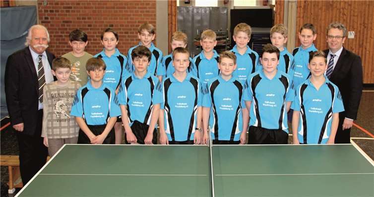 Die Tischtennisjugend des FC Pech im neuen Outfit.Privat