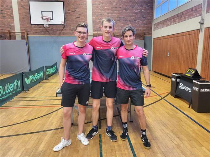 Besonderes Erlebnis und großer Eroflg Die Tischtennismannschaft „Die SCHMETTERlinge“ aus Rheinbach nahm am Bundesfinale des „SommerTeamCups“ in Saarbrücken teil. Foto: privat
