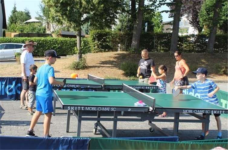 Die Tischtennisplatten des TV Urbar waren immer besetzt.