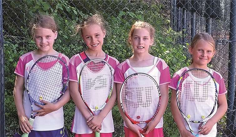 Die Tk-Tennis-Mädels nahmen mit großem Erfolg am Turnier teil. privat