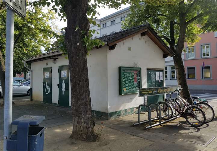 Die Toilettenanlage am Neuwieder Marktplatz sollte ersetzt werden. Foto: CDU Neuwied