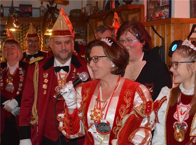 Die Tollitäten begrüßten die Anwesenden.