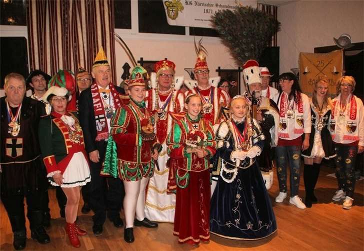 Die Tollitäten der Kernstadt und den Ortschaften besuchten den Ritterball. Eich