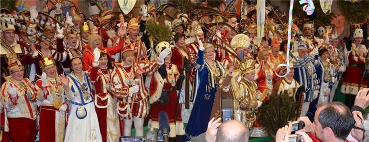 Die Tollitäten grüßten aus dem Kreishaus. Fotos: Rhein-Sieg-Kreis