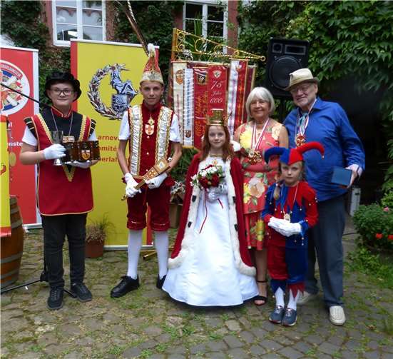 Die Tollitäten von 1972 und die Kindertollitäten.