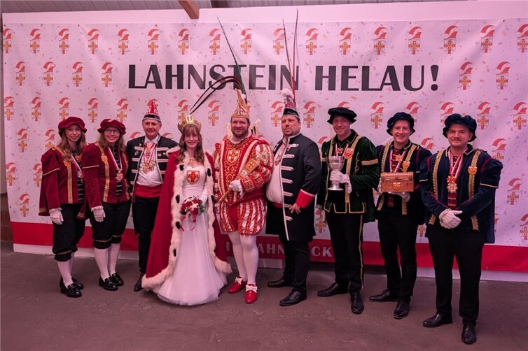 Die Tollitäten werden vom Vorstand der RLJ begrüßt.