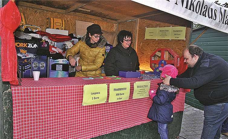 Die Tombola lockte mit tollen Preisen.