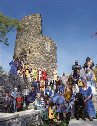 Die Tomburg Ritter freuen sich auf den diesjährigen Ritterschlag. Foto: Jörg Schnebele