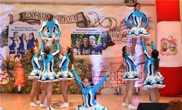 Die Tomburgspatzen von den „Fidelen Burgfrauen“ Wormersdorf zeigten ihre gekonnten Showtänze.