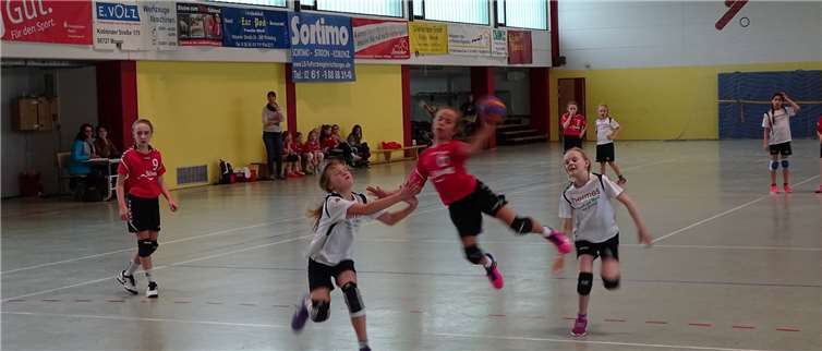 Die „Tormaschinerie“ der weiblichen E-Jugend konnte immer wieder im gegnerischen Gehäuse einnetzen.Daniel Heuer