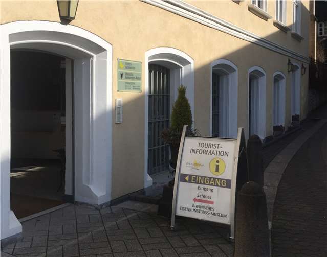 Die Tourist-Information Bendorf erhielt das Zertifikat „Teilweise barrierefrei für Menschen mit Gehbehinderung“. privat